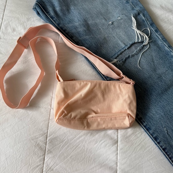 Puma‎ Light Pink Crossbody Small Bag - Picture 1 of 5